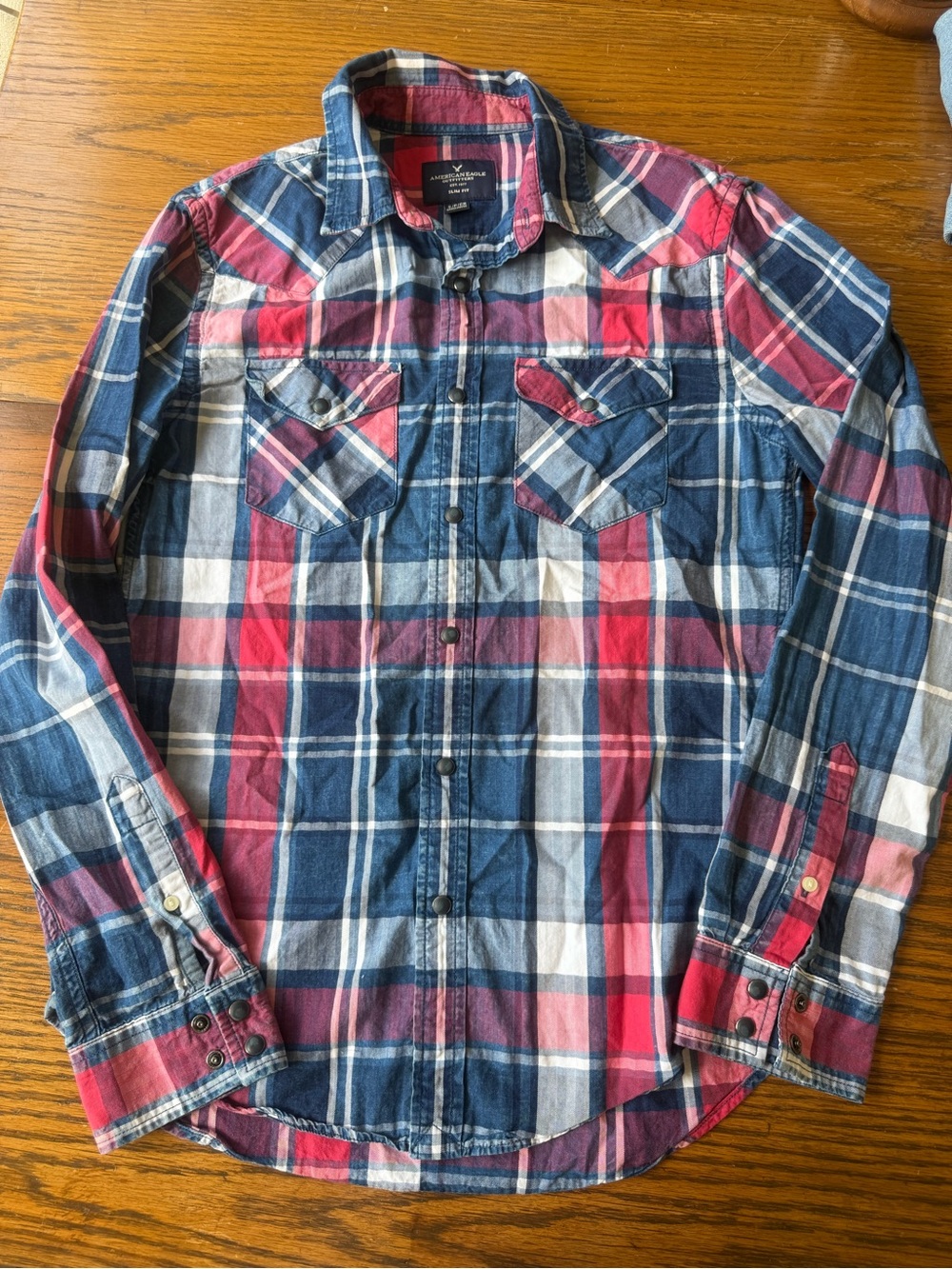 American Eagle Outfitters Men’s Red & Blue Plaid Snap front shirt